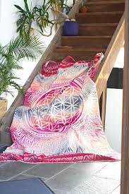 Kuscheldecke Blume des Lebens rot/bunt